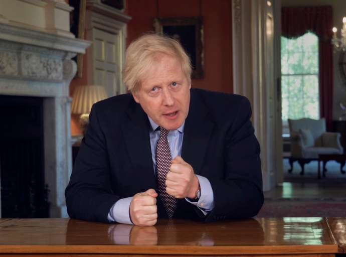 Boris Johnson não quer que britânicos transem durante pandemia: "sem sexo por favor.Somos britânicos"