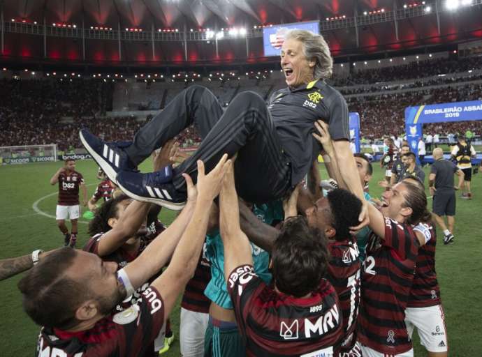 Jorge Jesus segue firme no compromisso com o Flamengo e não cogita deixar o clube