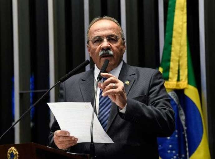 Polícia Federal encontra dinheiro escondido no bumbum de vice-líder do governo Bolsonaro