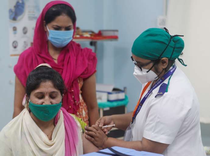 Índia começa a exportar vacinas nesta semana, mas não para o Brasil