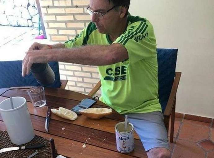 Bolsonaro: leite condensado é para 'enfiar no rabo' da imprensa