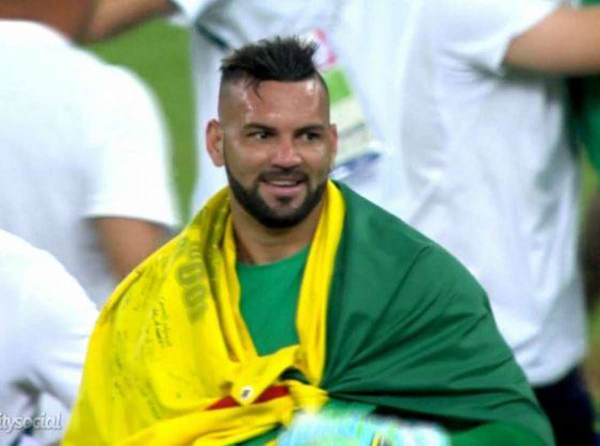 Conheça a história do goleirão acreano Weverton, cria da Baixada da Sobral, que se tornou goleiro por acaso 