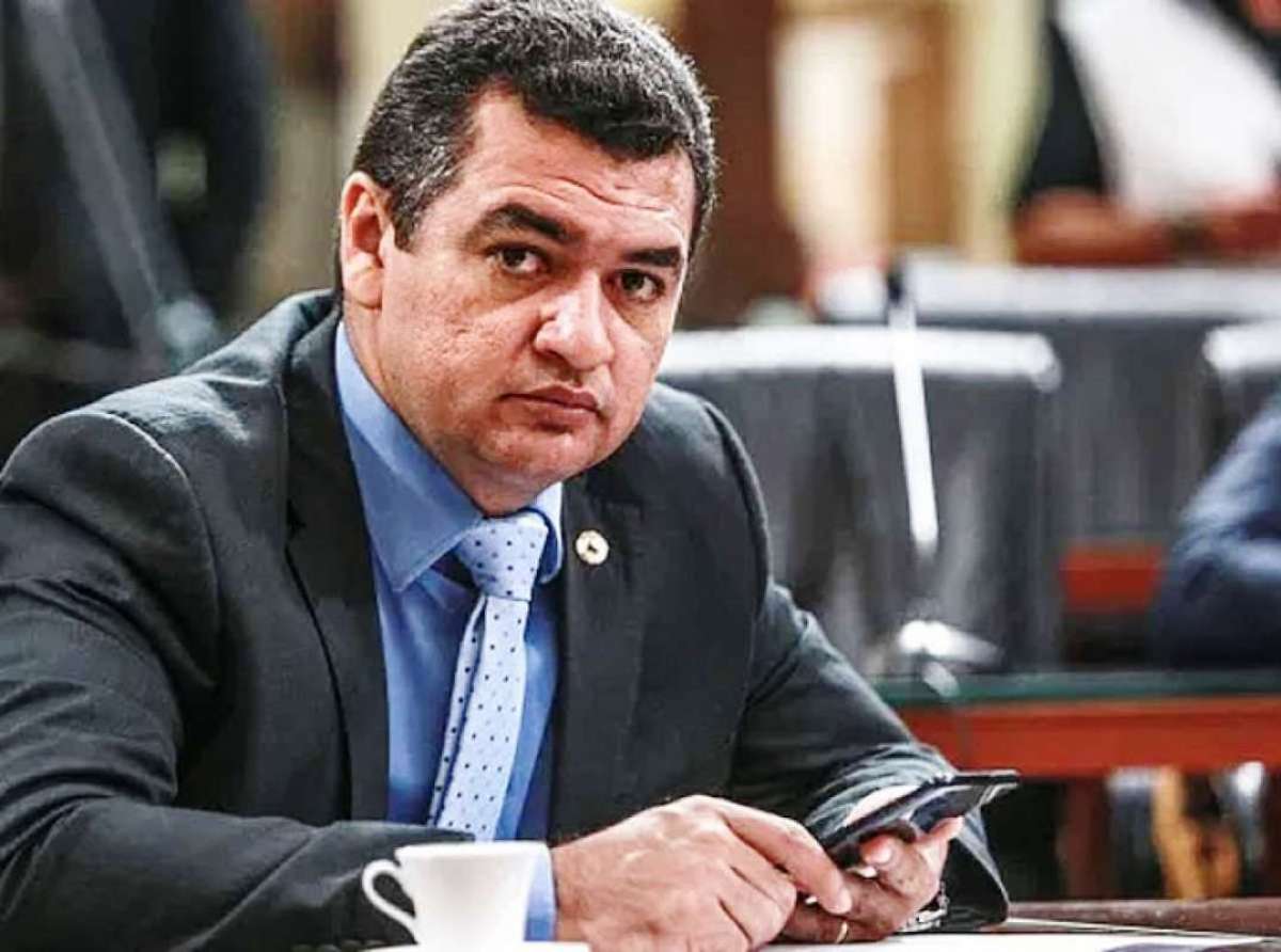 Deputado Sargento Cadmiel Bomfim sai em defesa dos pequenos comerciantes