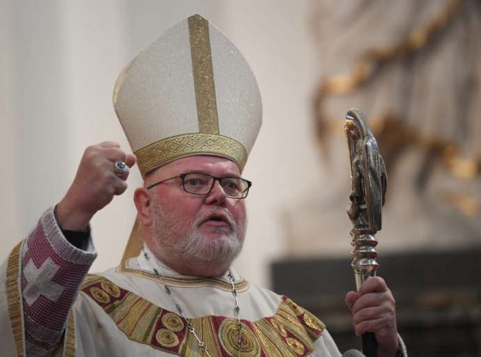 Líder da Igreja Católica na Alemanha pede demissão por 'catástrofe dos abusos sexuais'