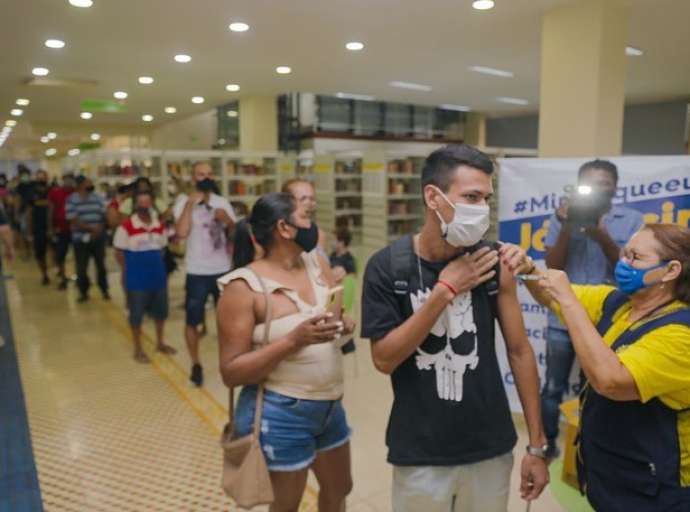 Rio Branco dá início a megaoperação de vacinação em bairros e espaços públicos
