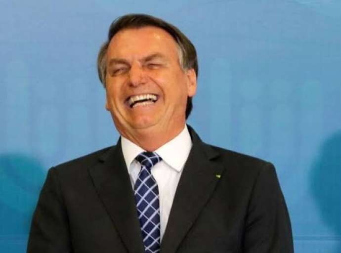 Saiba quanto Bolsonaro pode receber em aposentadorias fora da Presidência