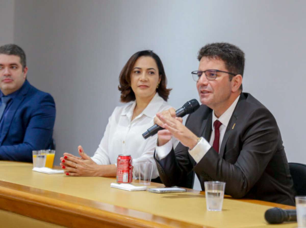 Gladson se reúne com equipe de secretários e presidentes de autarquias para estabelecer metas do novo governo