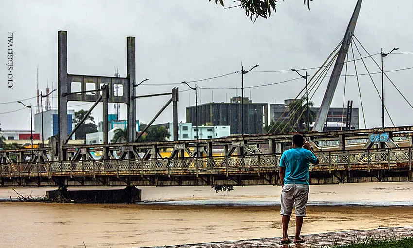 Urgente: Serviço Geológico do Brasil diz que Rio Acre deve superar os 17 metros até o meio-dia desta terça