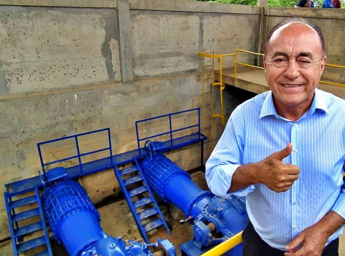 Enquanto moradores da Baixada da Sobral estão sem água, Prefeitura diz que investiu R$ 60 milhões para "garantir fornecimento de água para você"