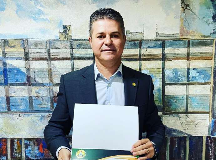 Dr. Alan Areal aceita convite do deputado Tanízio Sá e lança pré-candidatura a prefeito de Sena Madureira pelo MDB