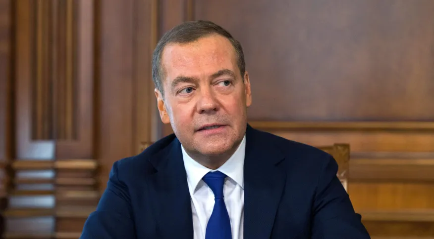 Medvedev fala em “ataque nuclear preventivo” caso Ucrânia receba armas nucleares do Ocidente
