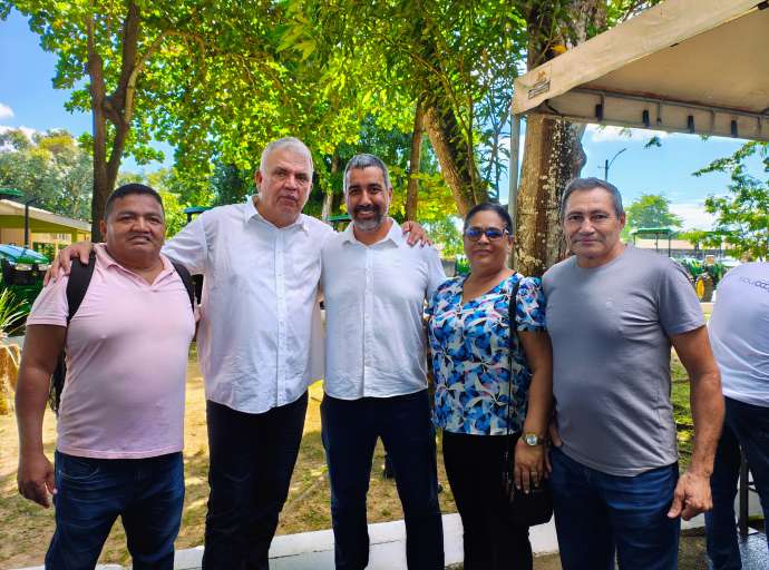 Presidente da UMAMRB participa de entrega de máquinas no MAPA a convite do senador Petecão